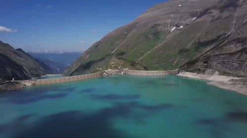 堰塞湖蓝
